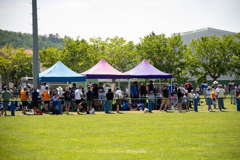 Images autour du terrain des spectateurs 