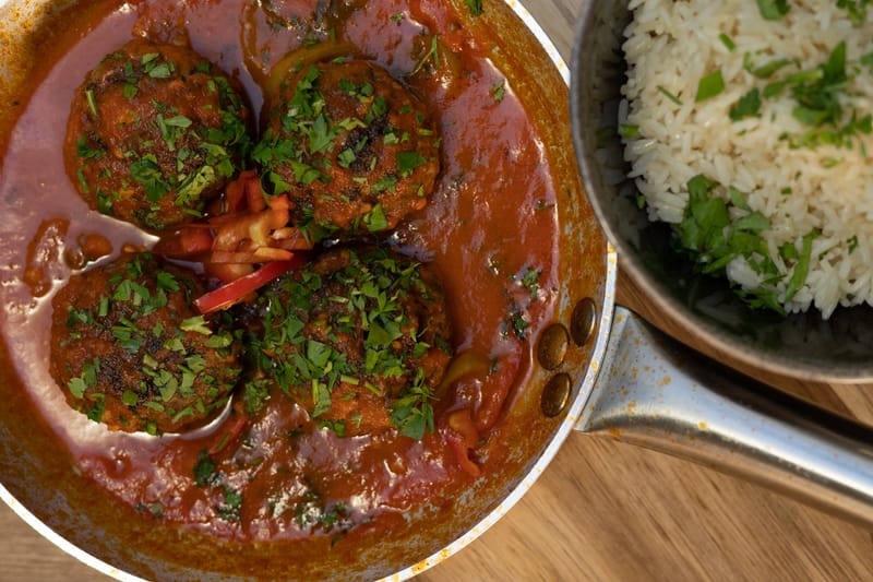 BEEF MEATBALLS IN TOMATO SAUCE