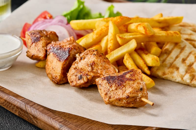 CHICKEN SKEWER WITH PITA BREAD