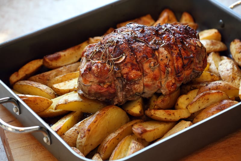 ROASTED LAMB WITH POTATOS
