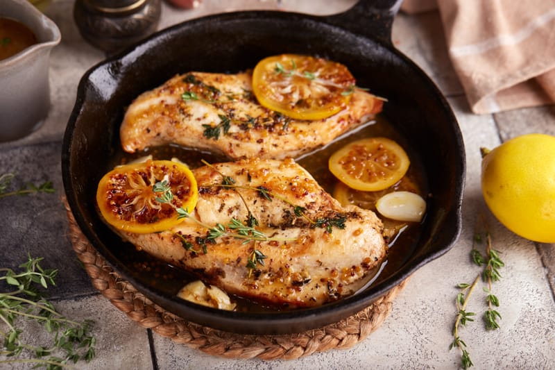 GRILLED CHICKEN FILET WITH LEMON SAUCE