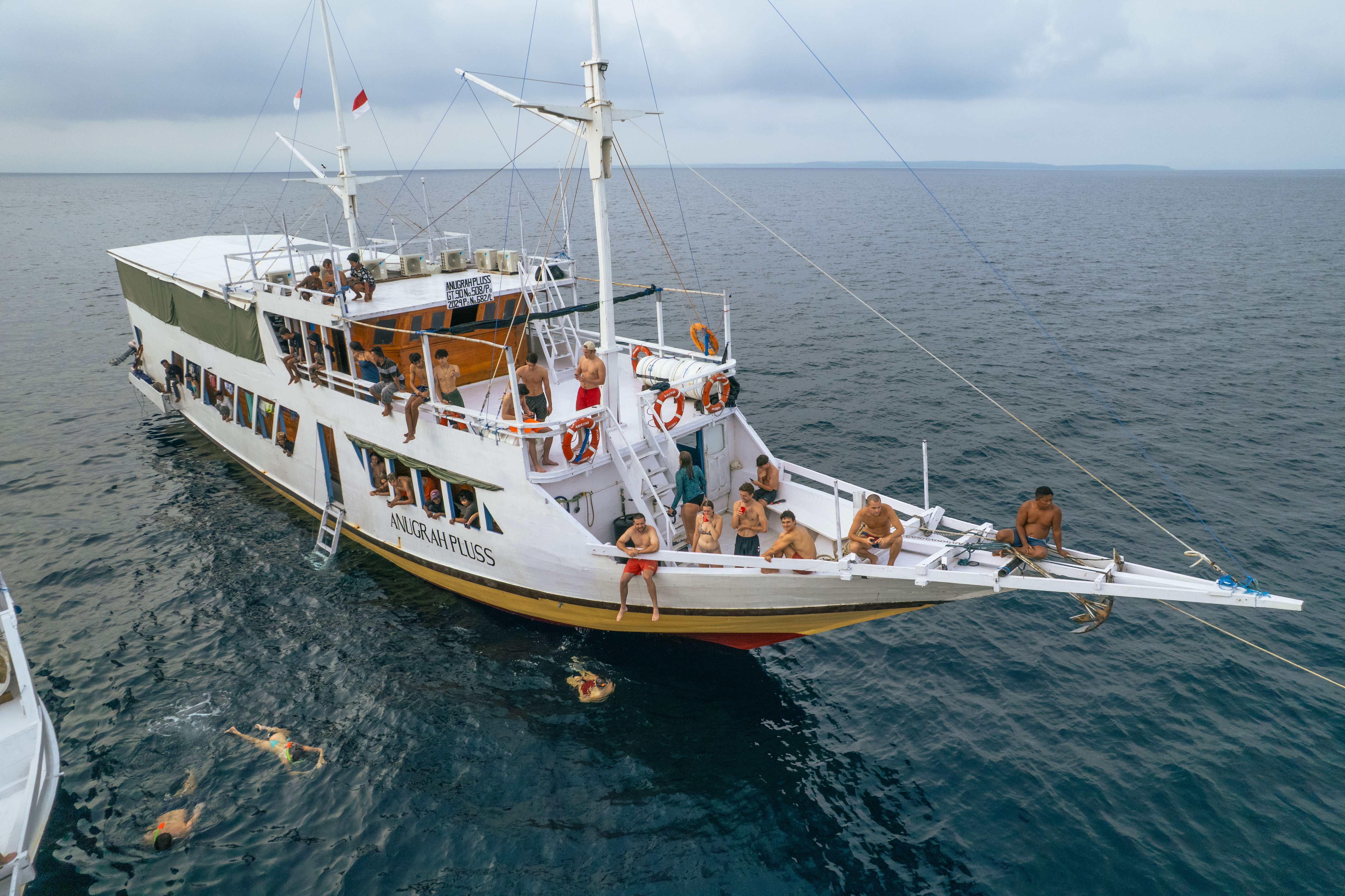 sailing komodo