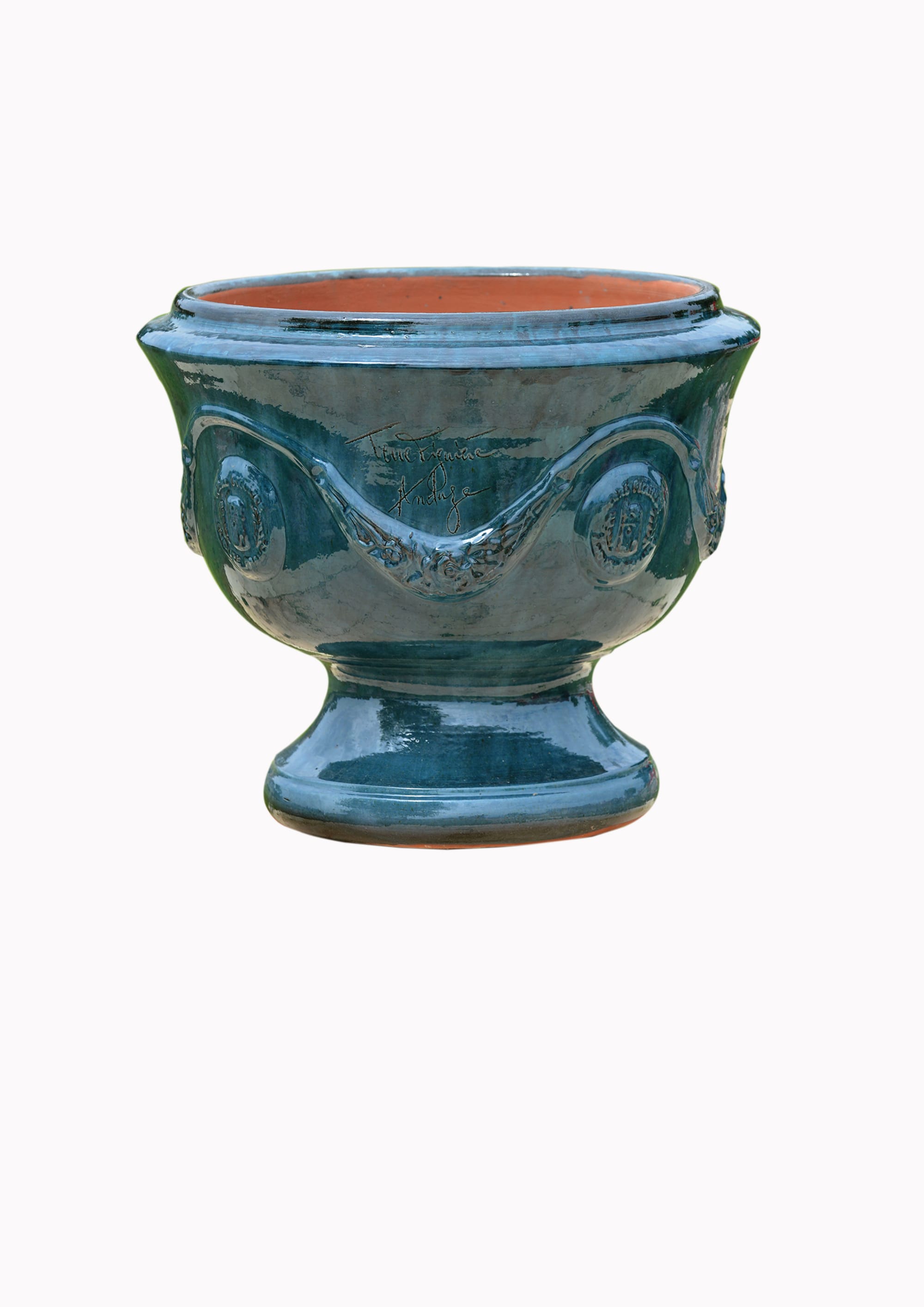 Retrouvez l’art des maîtres potiers cévenols dans des vases incomparables.