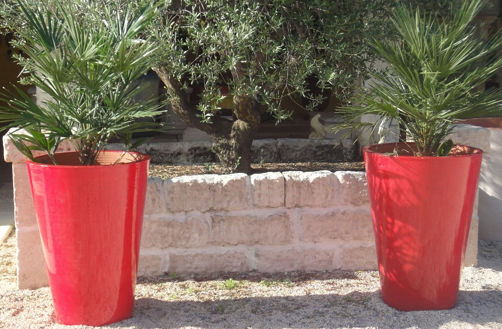 Retrouvez l’art des maîtres potiers cévenols dans des vases incomparables.