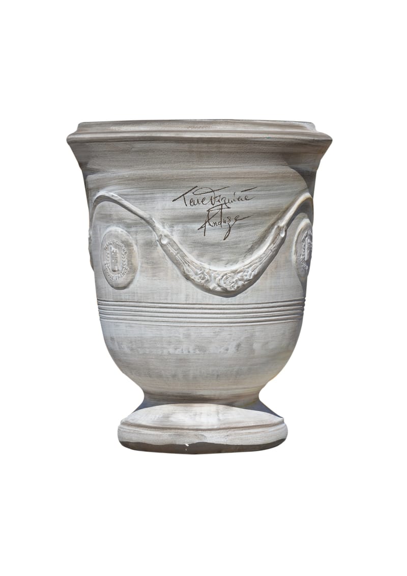 Retrouvez l’art des maîtres potiers cévenols dans des vases incomparables.