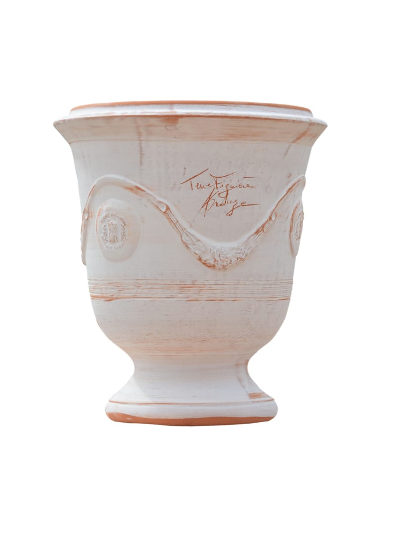 Retrouvez l’art des maîtres potiers cévenols dans des vases incomparables.