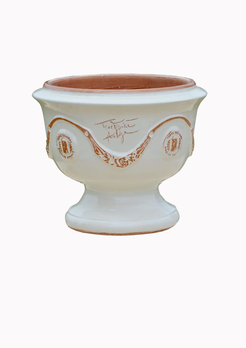 Retrouvez l’art des maîtres potiers cévenols dans des vases incomparables.