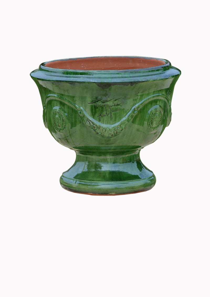 Retrouvez l’art des maîtres potiers cévenols dans des vases incomparables.