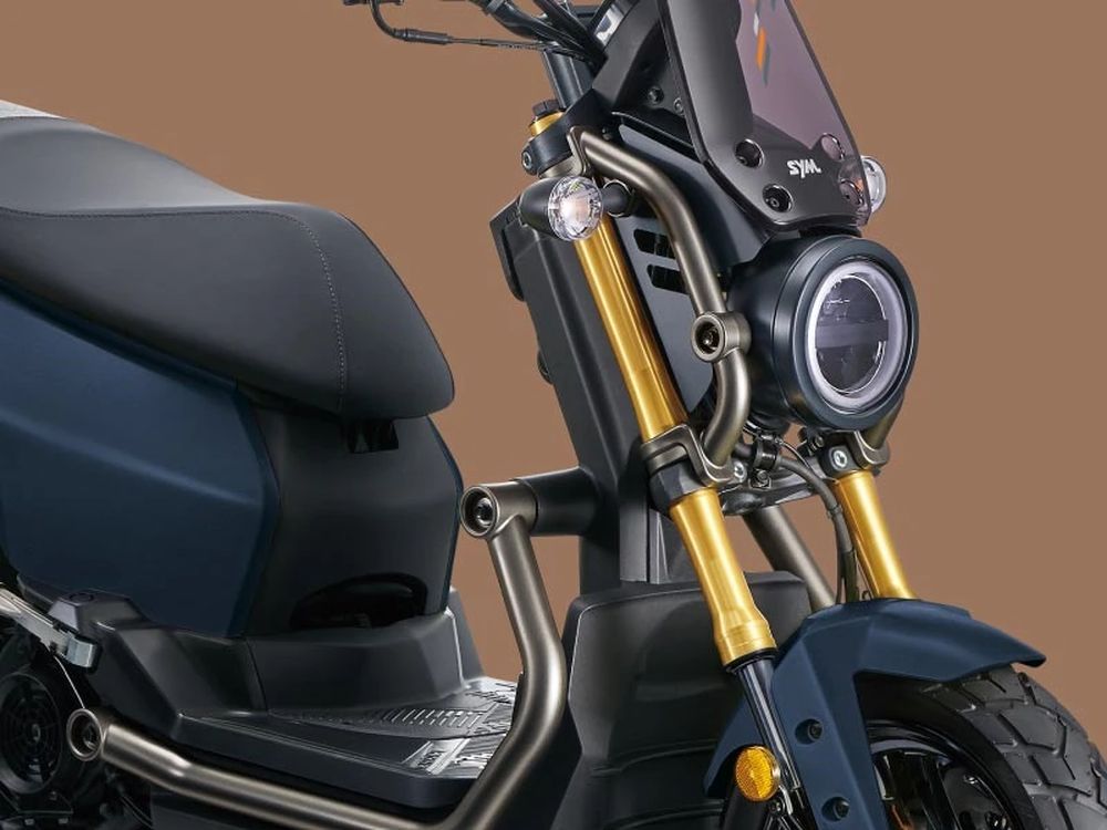 重車級倒立式前叉,簍空輕量化雙三角台,精品質感,同時提升操控穩定性。