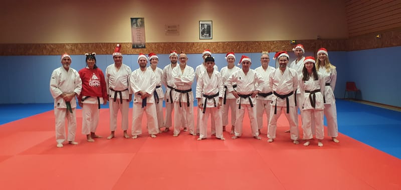 15/12/2025 dernier cours de Karaté de l'année tenue ou accessoires de Noël exigé ! + goûter pour les enfants et ados