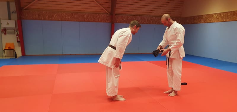 Remise des ceintures noires obtenues en mars 2026