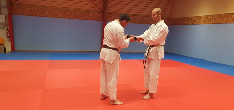 Remise des ceintures noires obtenues en mars 2026