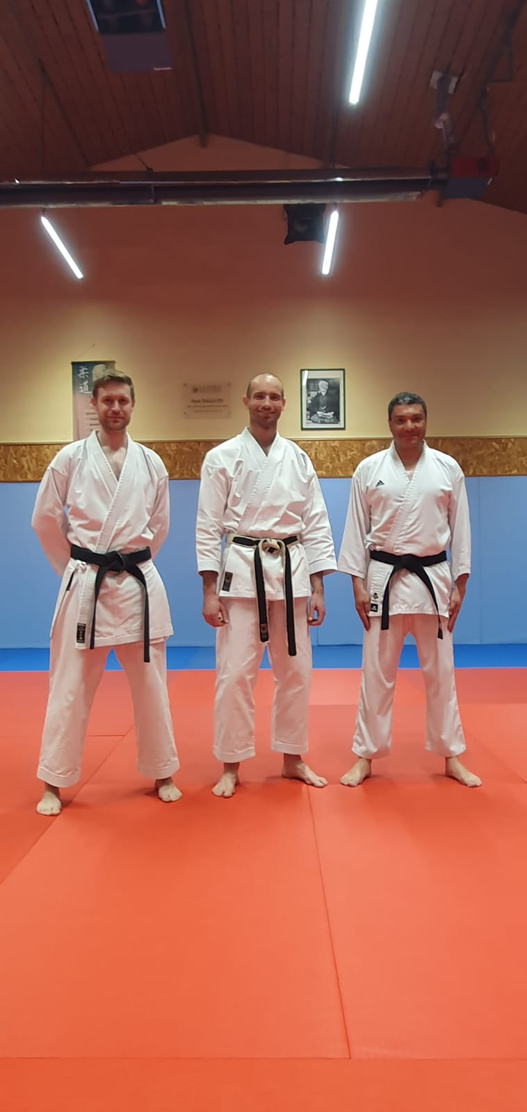 Remise des ceintures noires obtenues en mars 2026