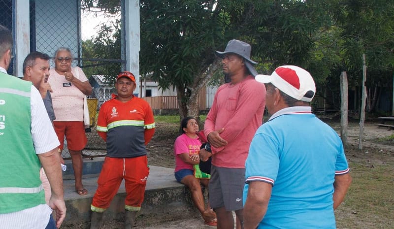 Comunidade de Manaus recebe gari comunitário por intermédio do Gabinete Itinerante, do Vereador Luis Mitoso