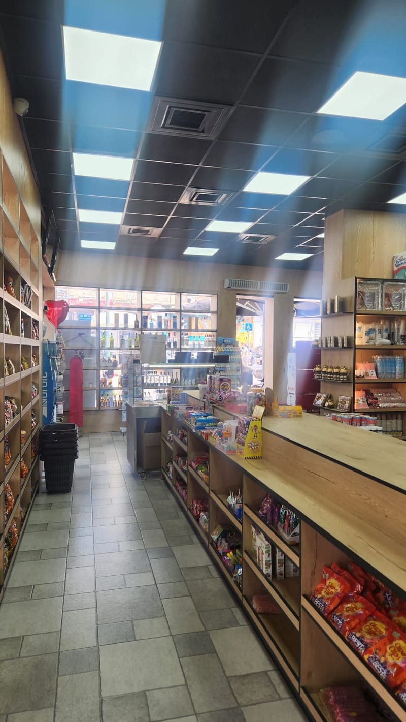 אחרי