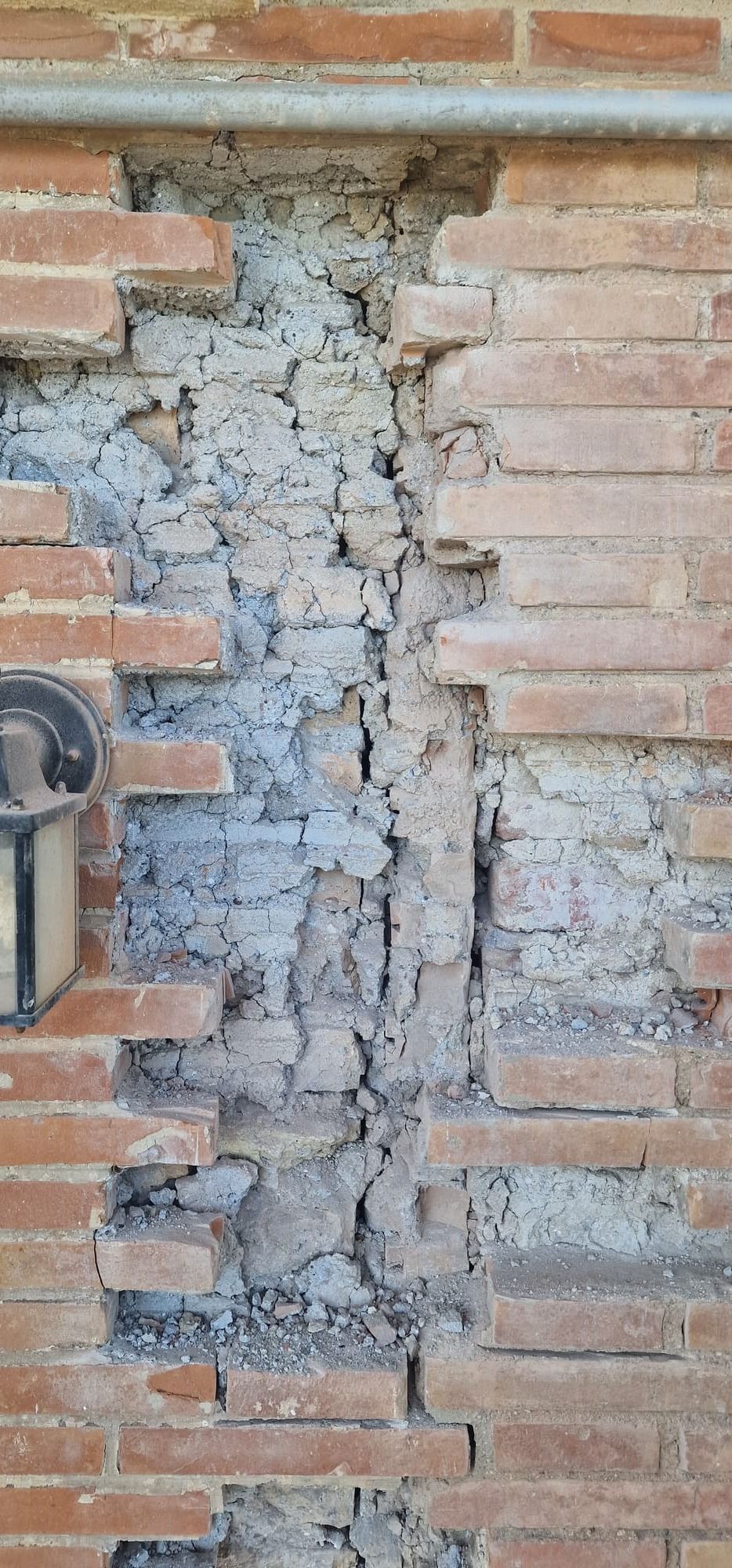 Consolidamento edificio storico in muratura portante - Via Gramsci 111-113 Nettuno (Rm)