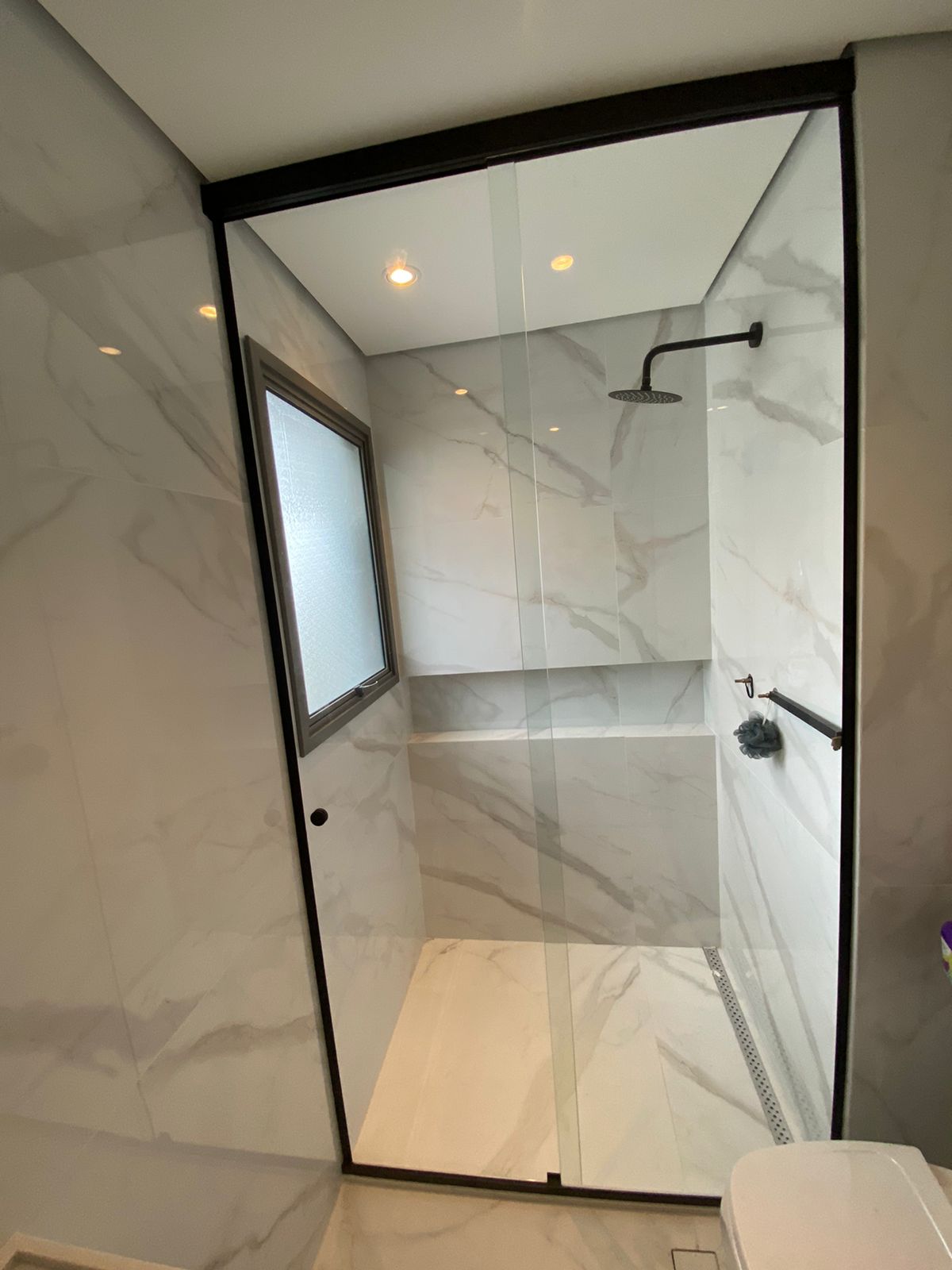 Box de Banheiro até o teto: A solução ideal para o seu banheiro