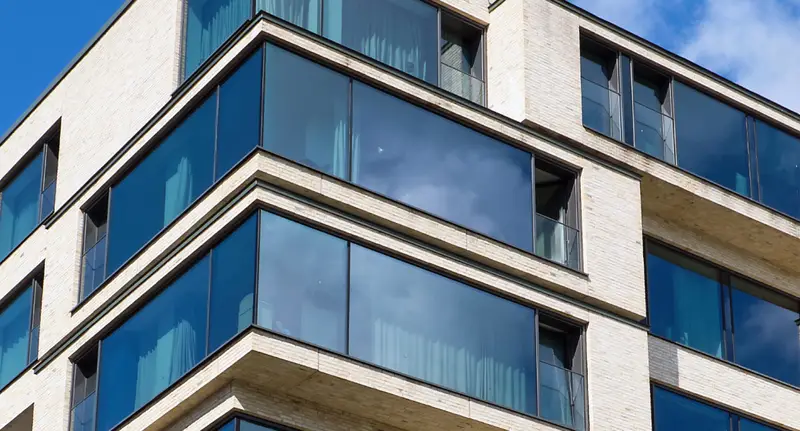 Agenda a manutenção da sua sacada conosco 47 3170-6911