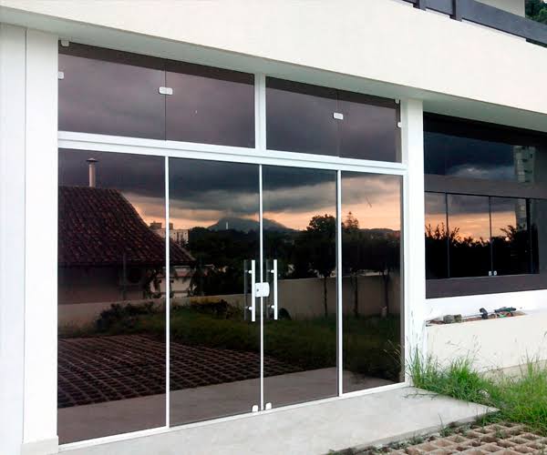 Películas Residenciais em Florianópolis -Decore o seu ambiente e aumente a sua privacidade.