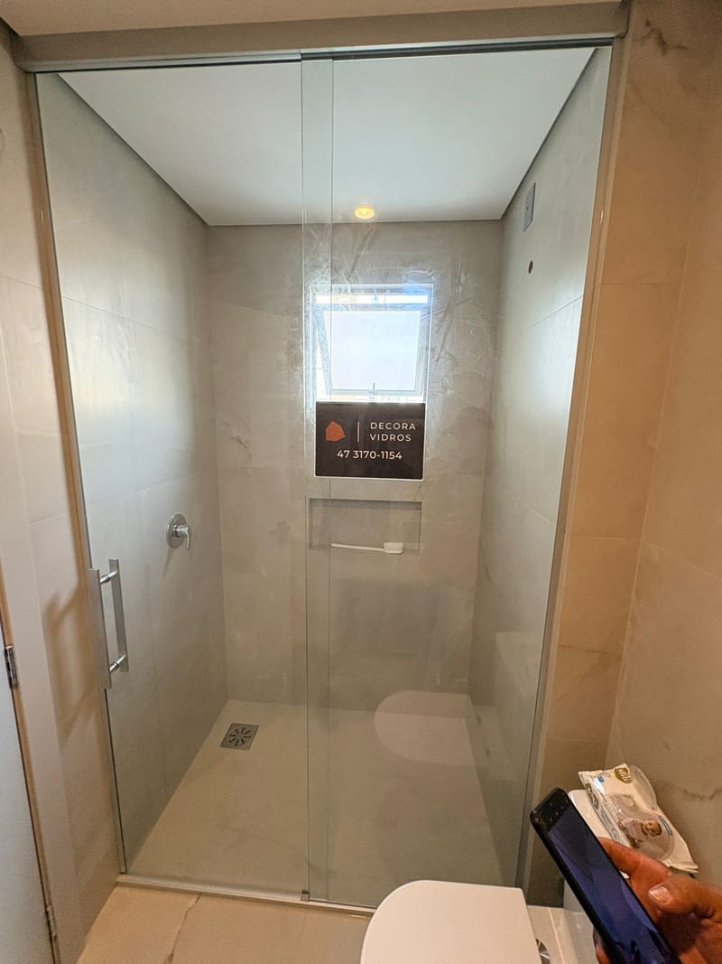 3 Box de banheiro até o teto instalados em Balneário Camboriú