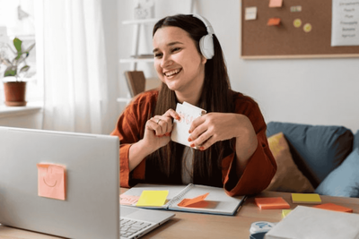 The Benefits of Online English Classes for Kids vs. Traditional Classes