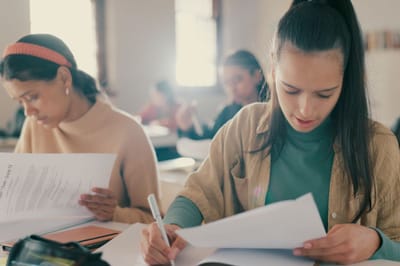 What You Will Learn in an English Essay Writing Course