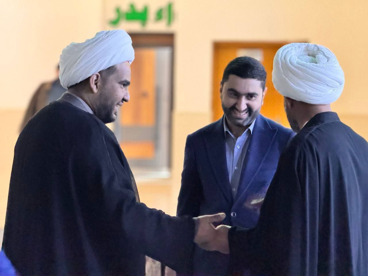 من اجل ادامة التواصل مع المبلغين