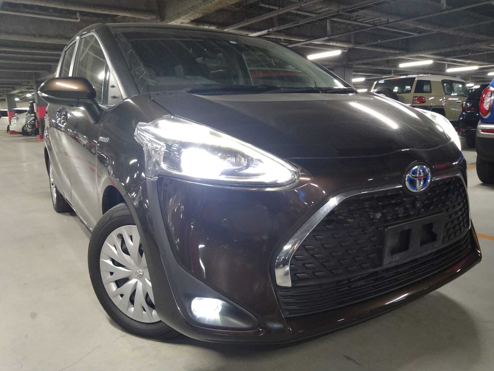 toyota sienta 