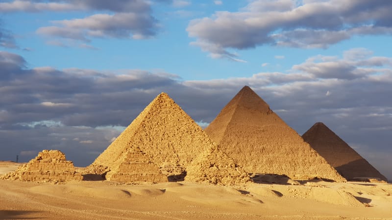Programm 1 Pyramiden von Gizeh mit Sphinx. 4 Stunden (Führungspreis 80 Euro).