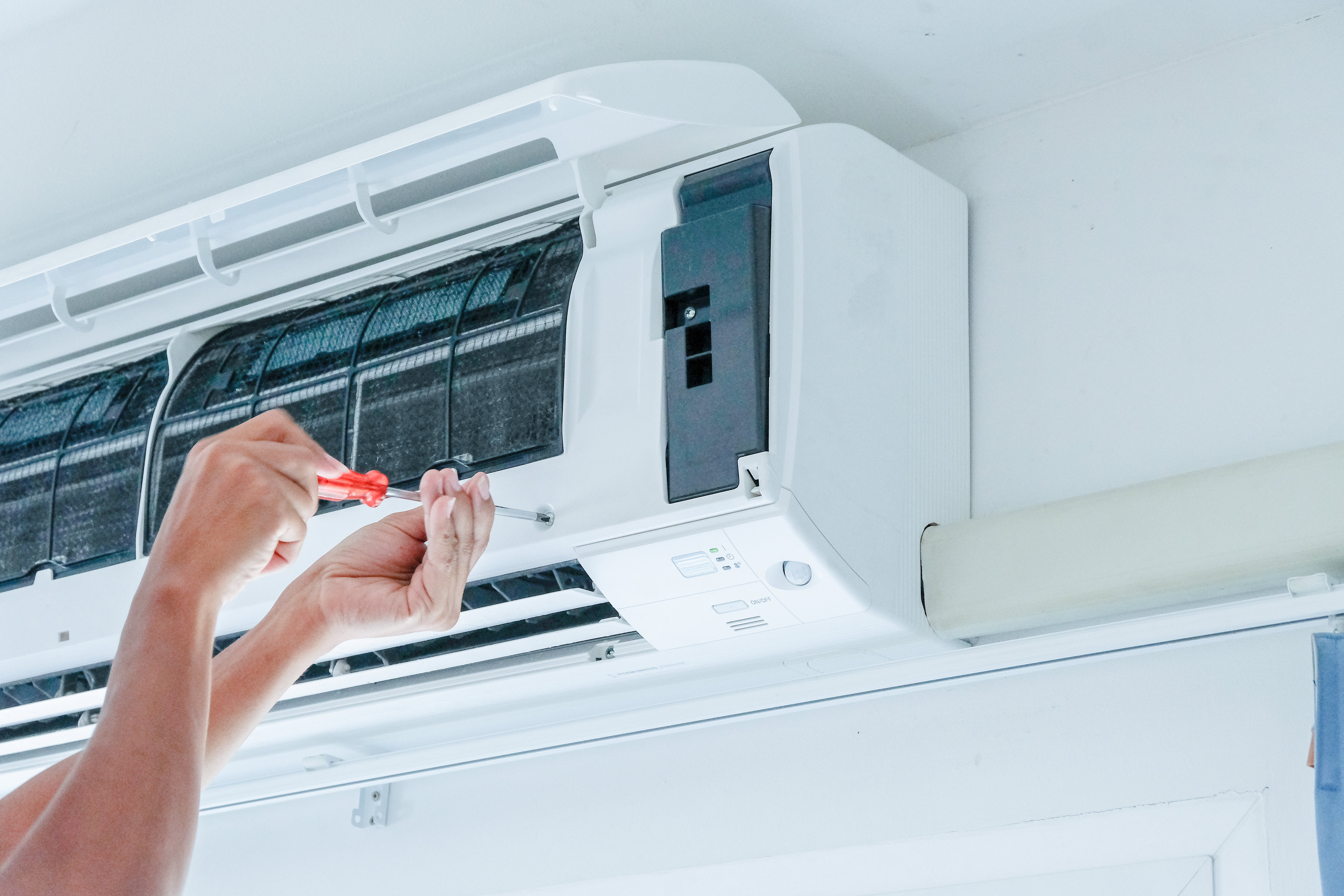 Instalaţii electrice, sisteme de securitate, climatizare