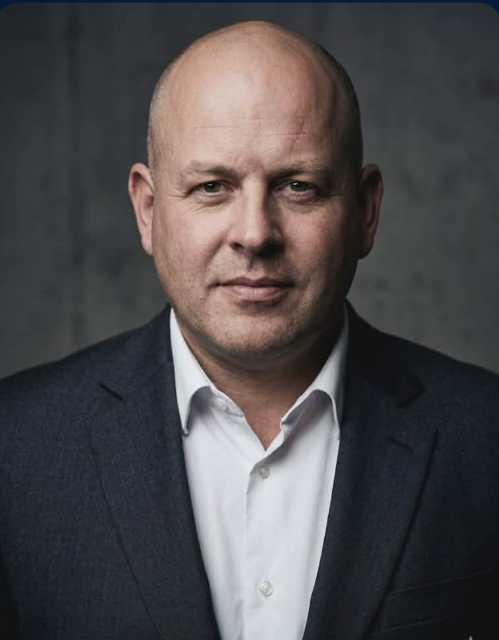 A Gecom alapítója, 15 év tapasztalattal az adatbiztonság és fizikai adatmegsemmisítés területén.