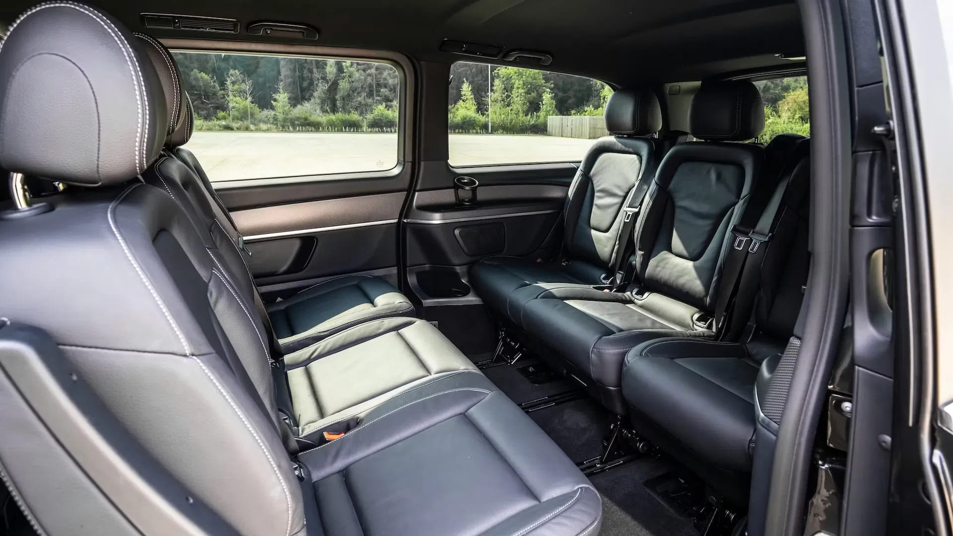 V CLASS MERCEDES INTERIOR