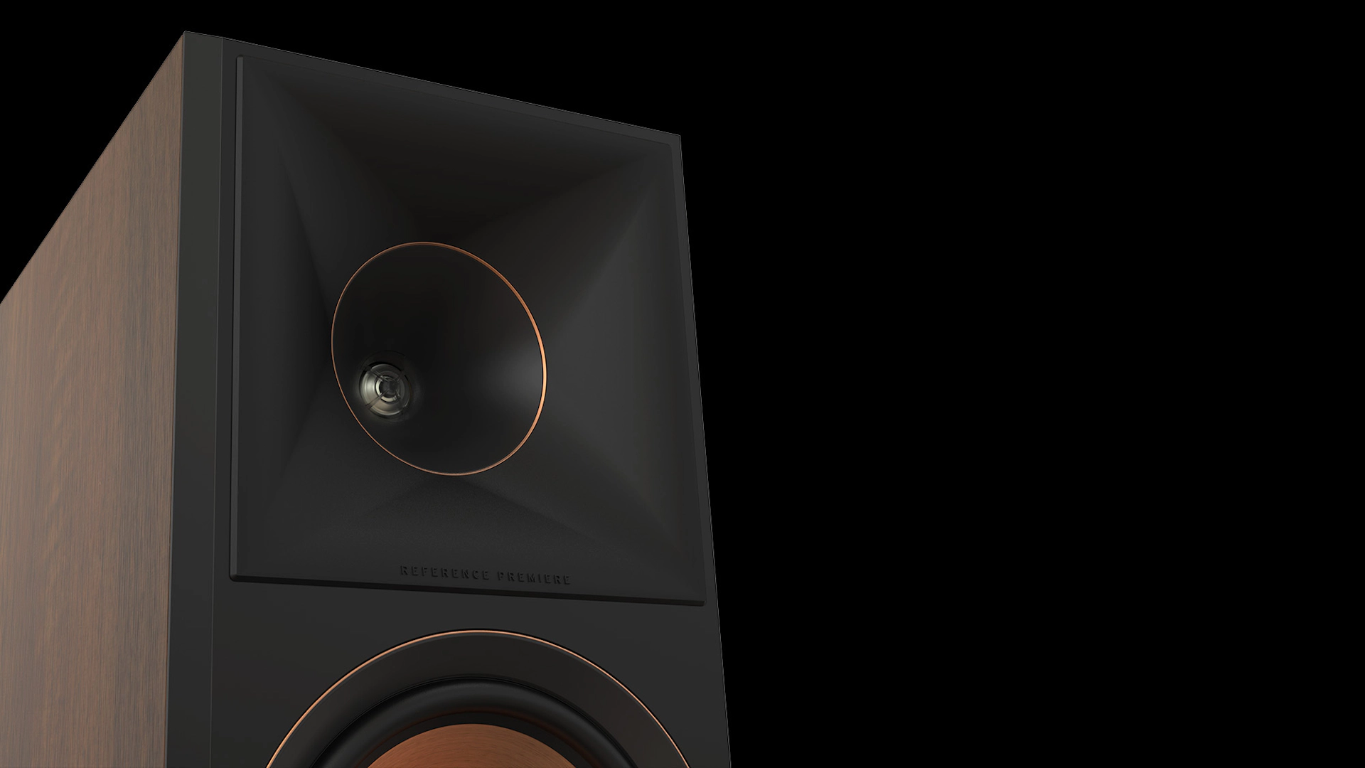 תמונת תקריב של חלקו העליון של רמקול Klipsch RP6000FII