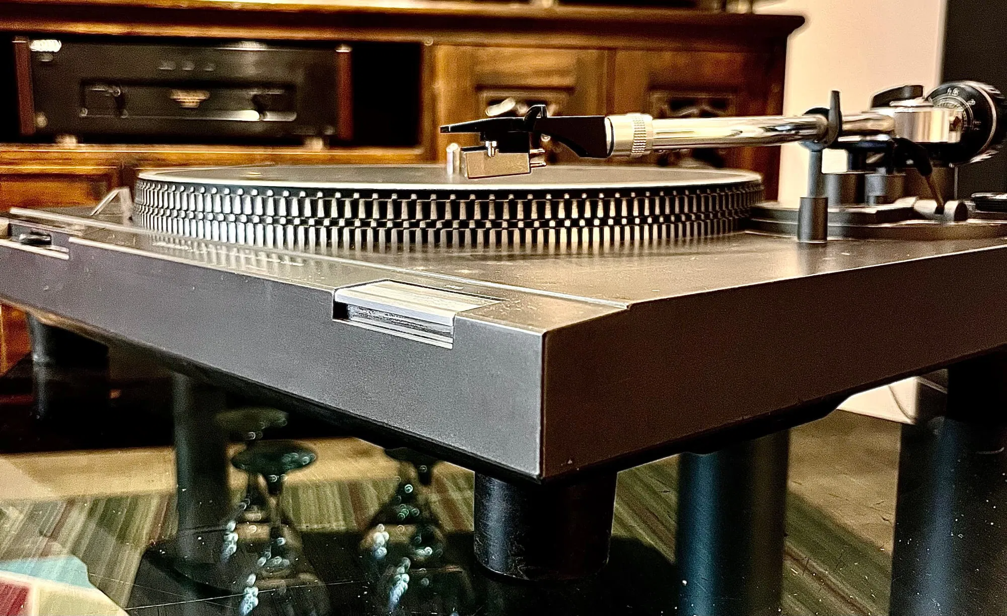תמונת פרופיל של הפטיפון חצי אוטומטי Technics SL-D2 