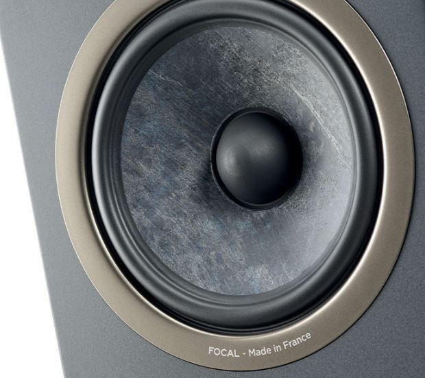 תמונת תקריב של וופר של הרמקול Focal Theva N°3