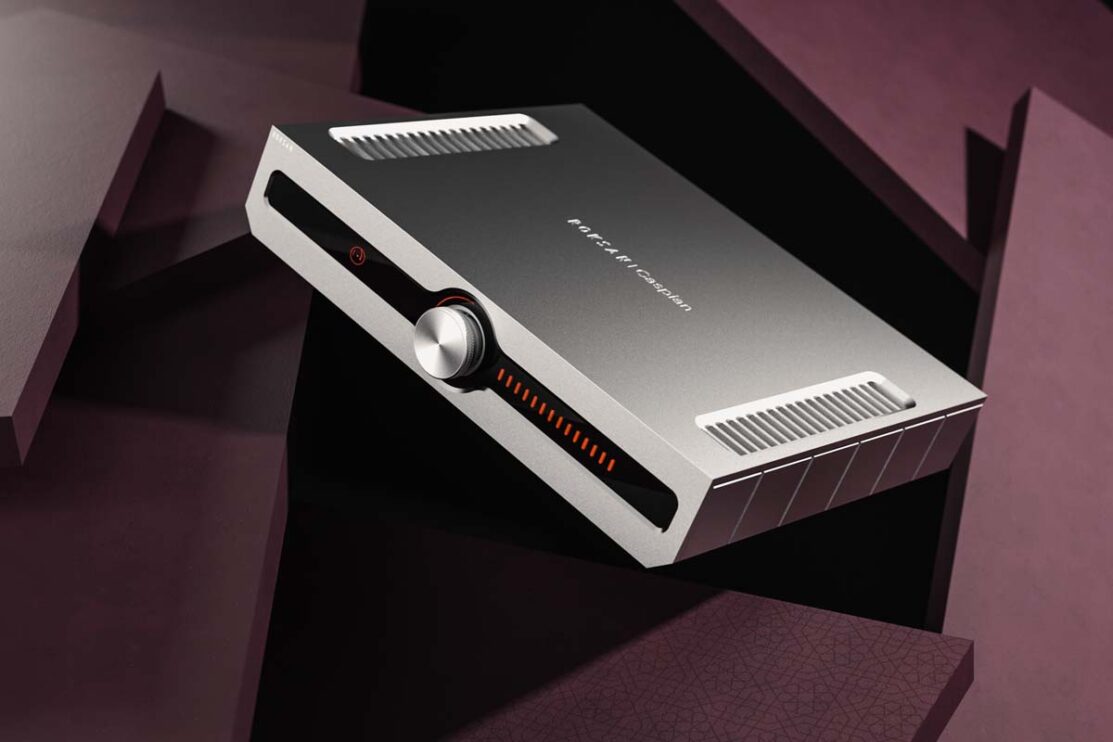 מגבר סטרימר רוקסן Roksan Caspian 4G Streaming Amplifier על רקע סגול