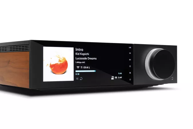 מגבר רסיבר סטרימר היי אנד קמברידג' אודיו Cambridge Audio EVO 75 בצילום חזיתי וזוויתי