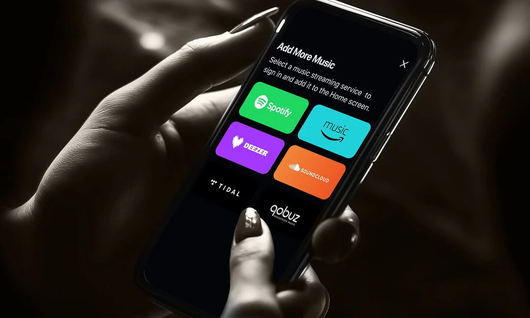 אפליקציית סטרימינג של המגבר סטריאו סטרימר מרנץ על טלפון חכם