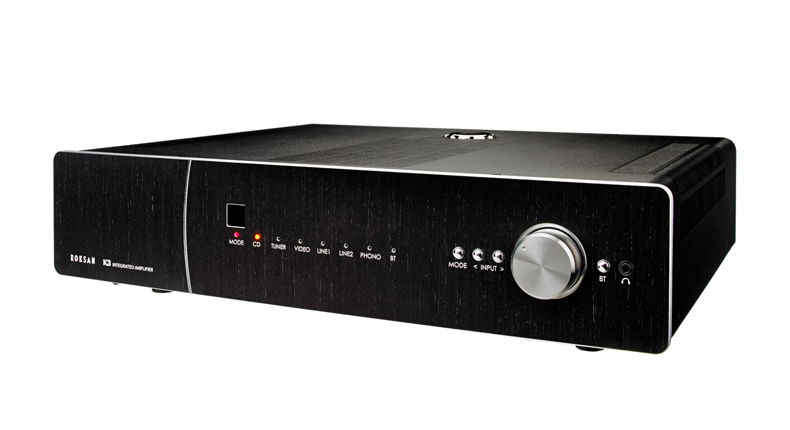 מגבר סטריאו רוקסן Roksan K3 Integrated Amplifier בגימור שחור מצולם בזווית