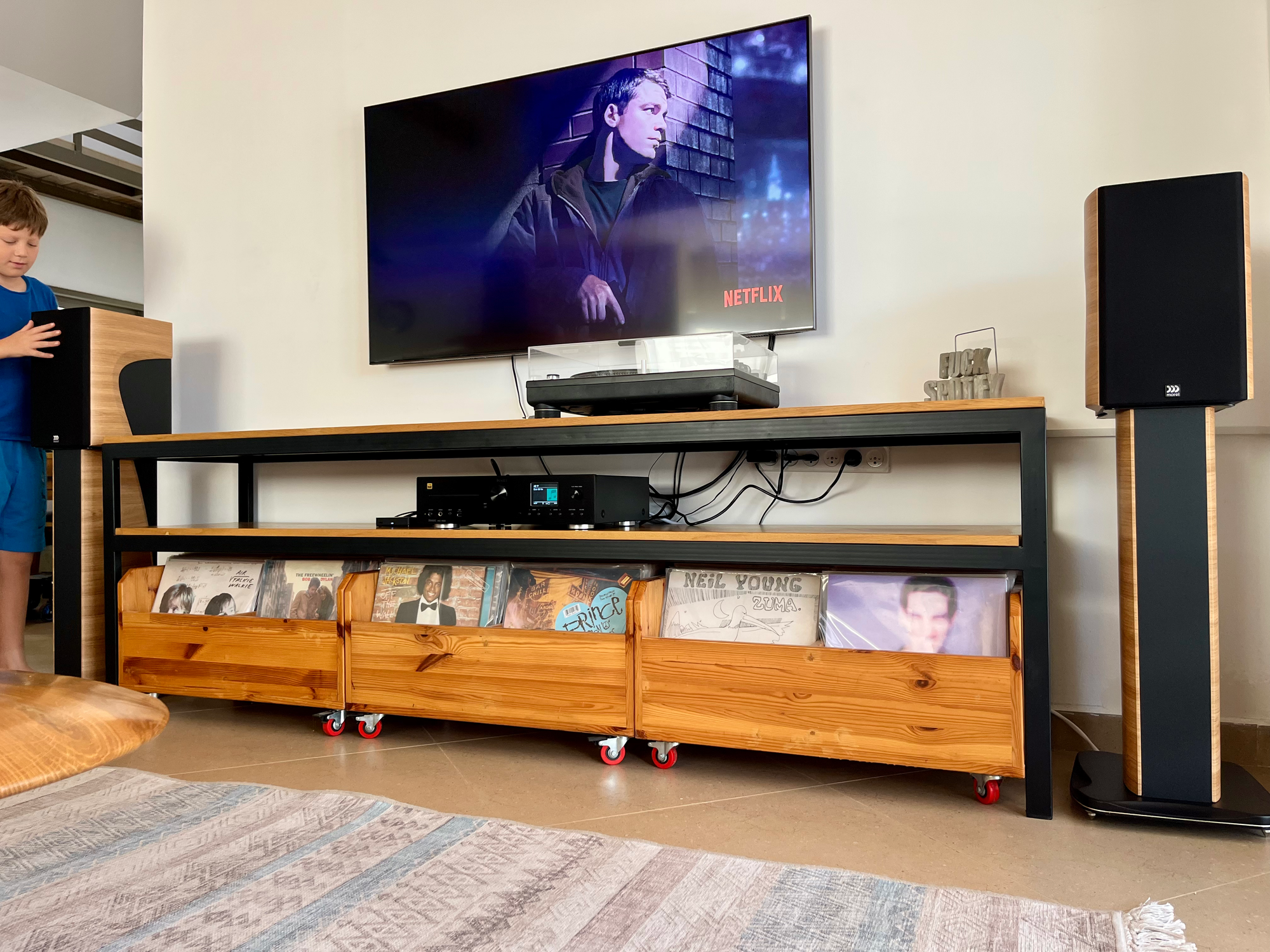 הסטריאו במיטבו עם Morel Avyra 622