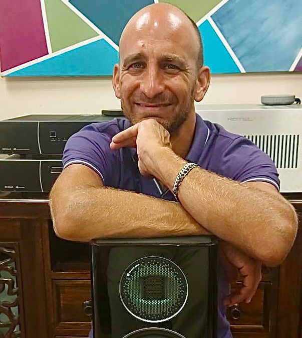 אנחנו עובדים מהלב