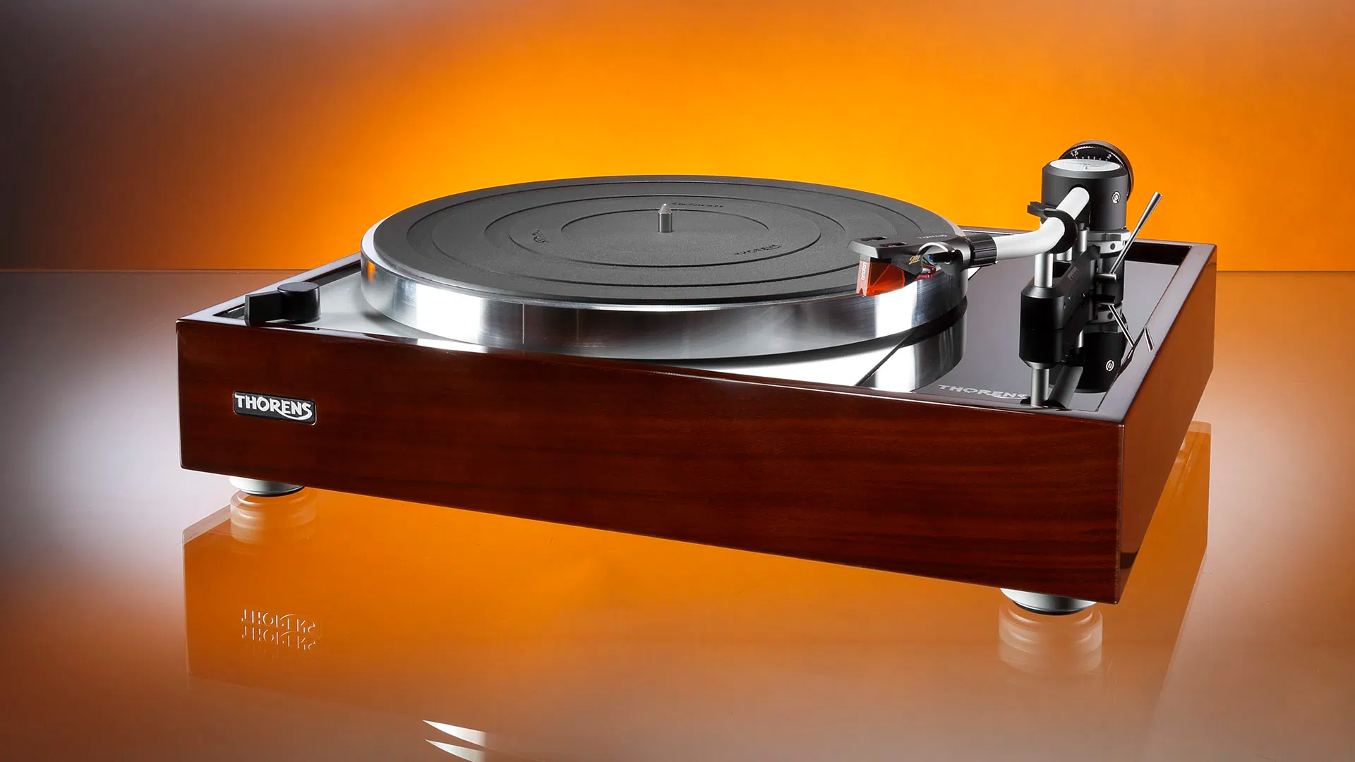 פטיפון טורנס Thorens TD 1500 בתמונת אווירה
