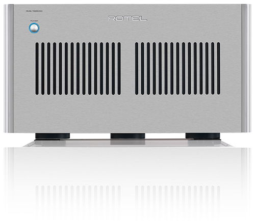 מגבר כוח 5 ערוצים Rotel RMB-1585MKII בגימור כסף יוקרתי – חזית מכשיר עם פתחי אוורור ומערכת קירור מתקדמת