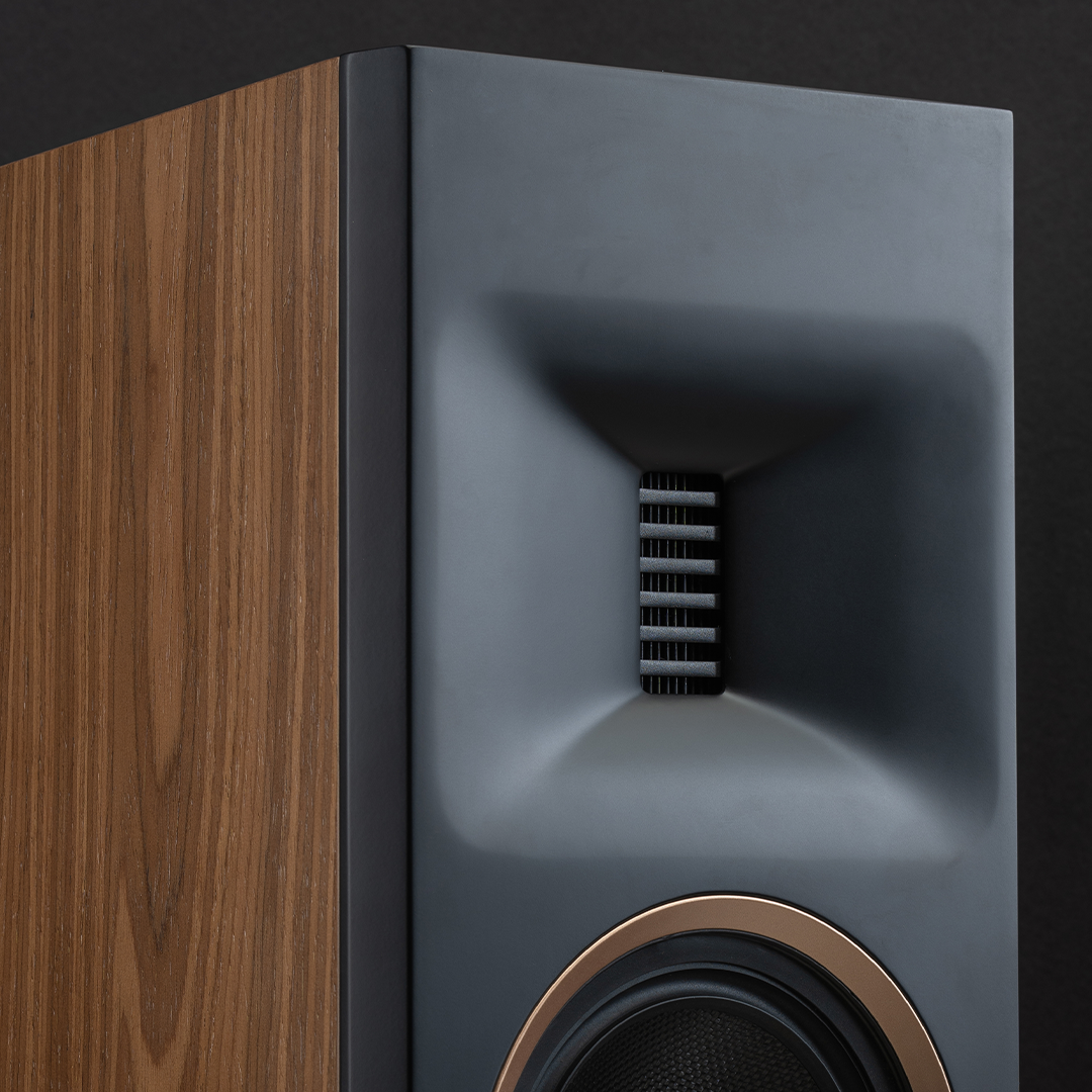 תמונת תקריב זוויתית של טוויטר מרטין לוגן motion tweeter xt