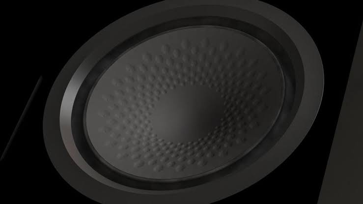 רמקול מדפי Monitor Audio Silver 50 8G בצילום תקריב על הוופר