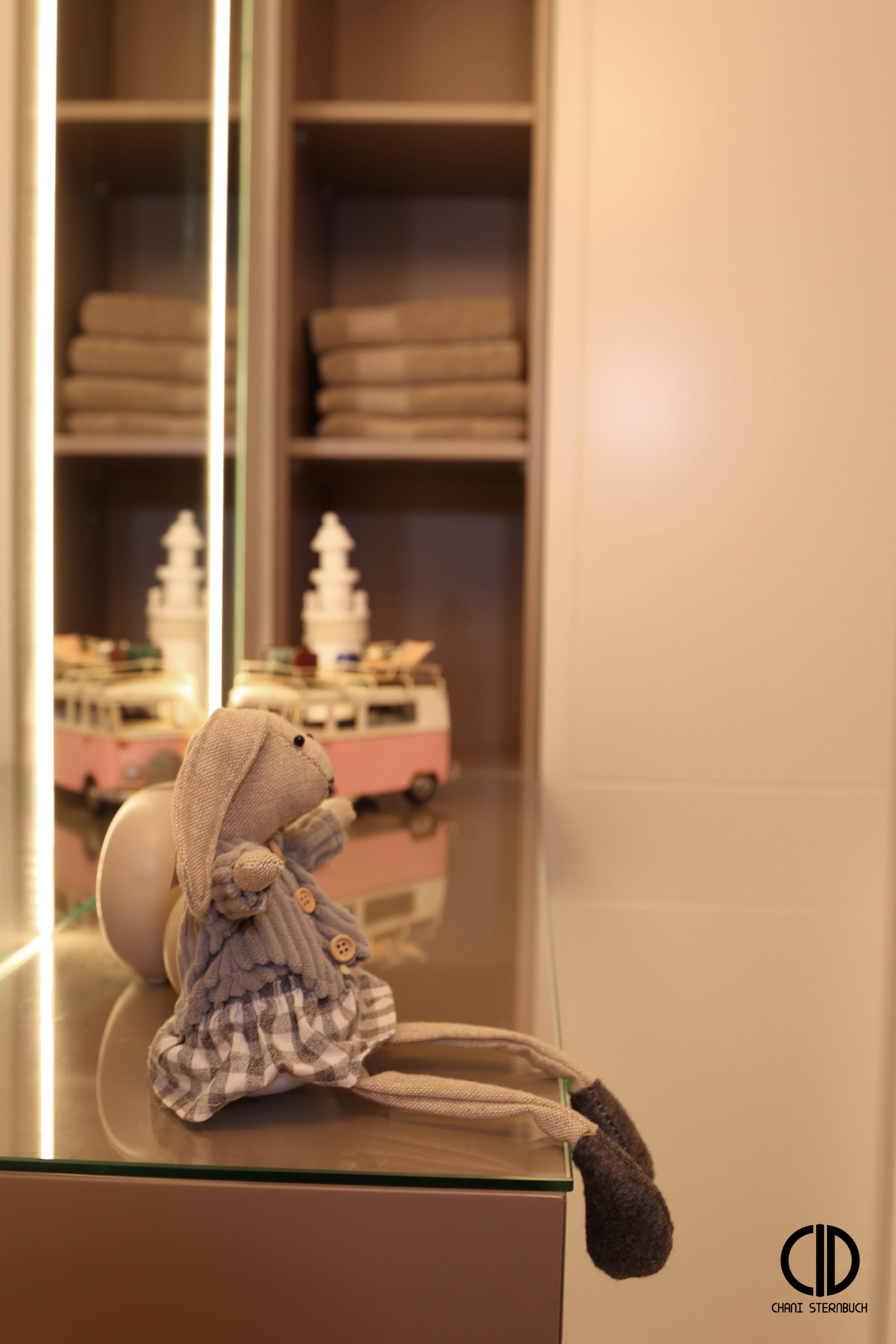 The cozy, inviting vibe of this stunning Airbnb will have guests hitting the repeat button. ‎