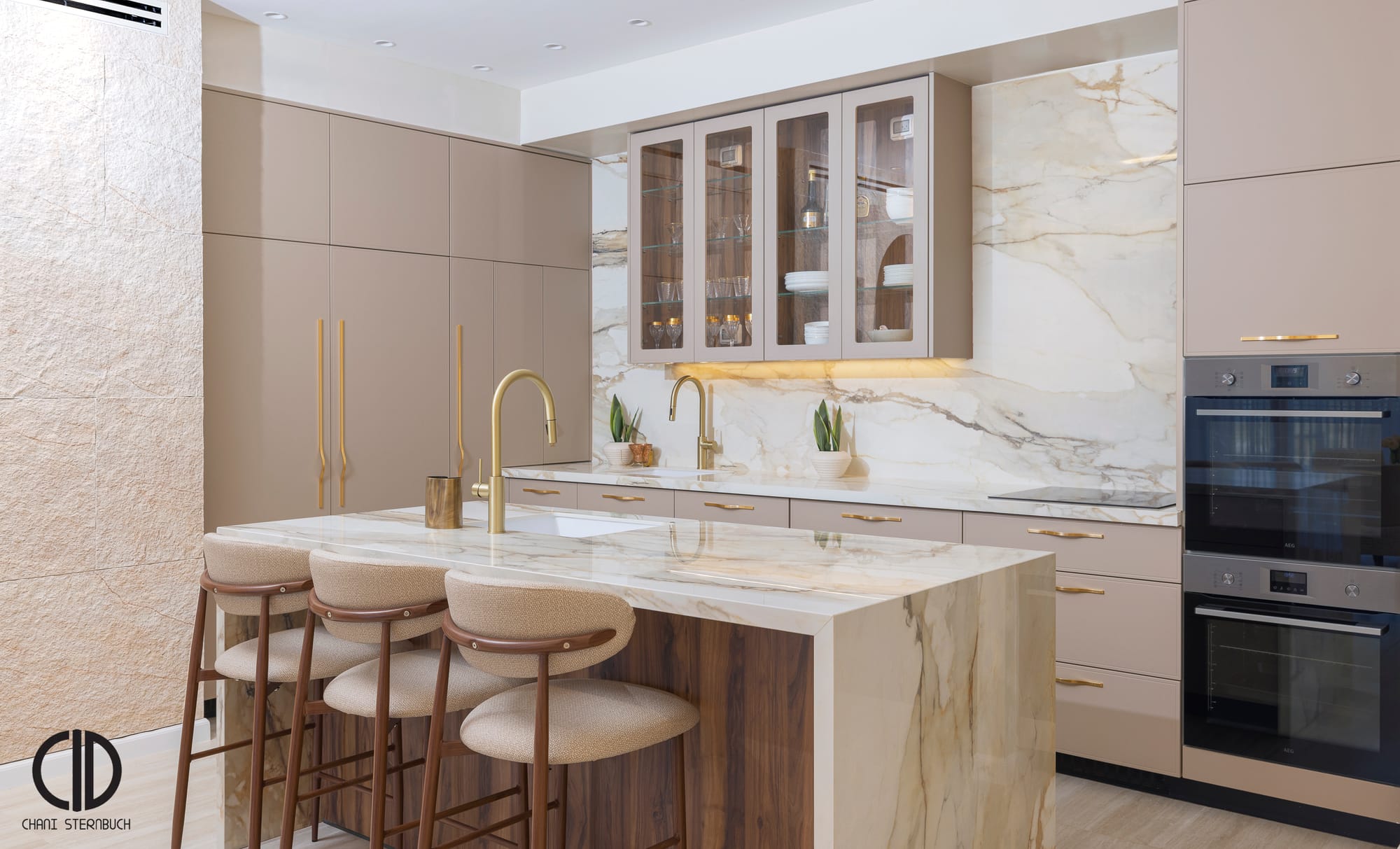 Stylish, Flexible Family Living in the Heart of Jerusalem