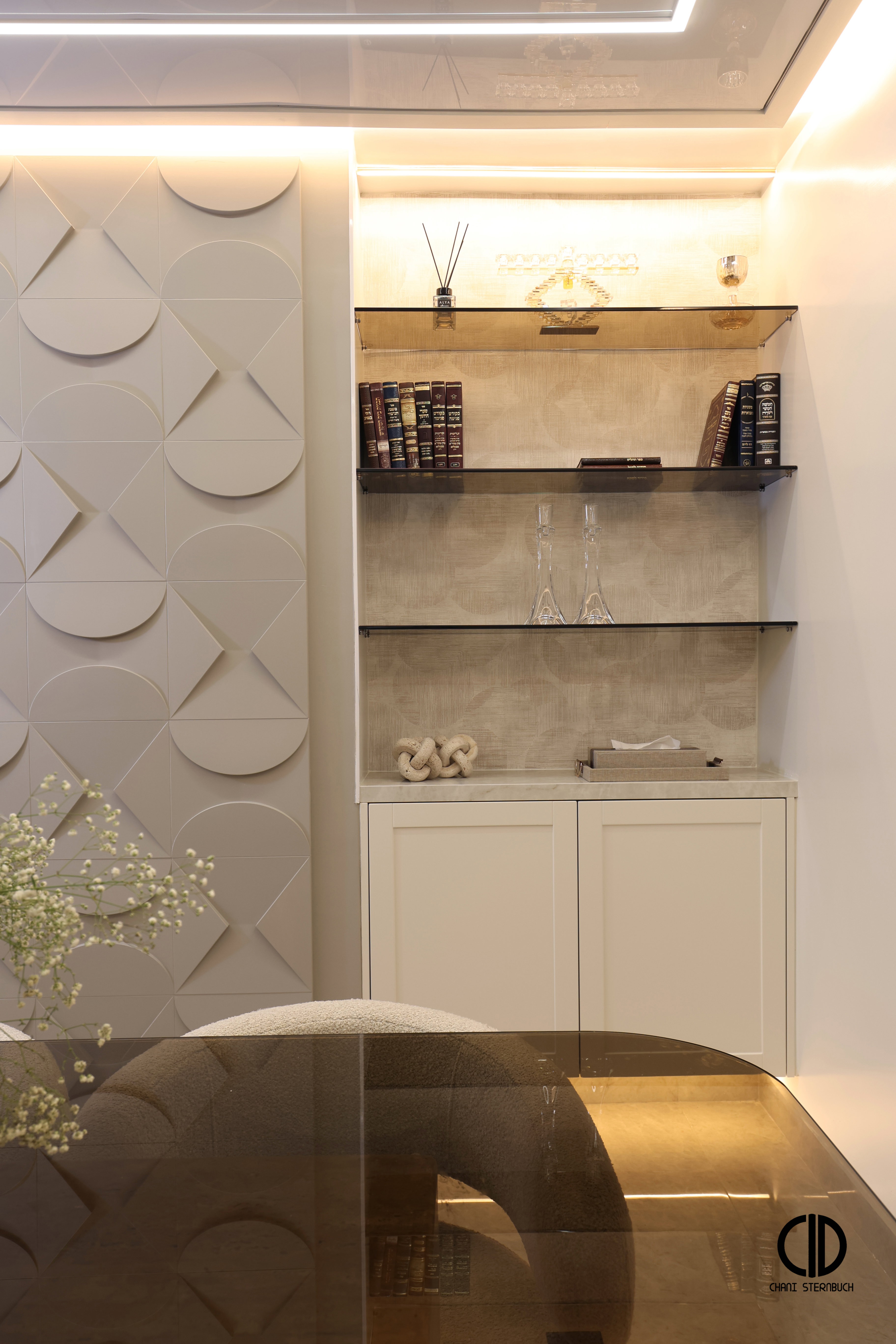 The cozy, inviting vibe of this stunning Airbnb will have guests hitting the repeat button. ‎