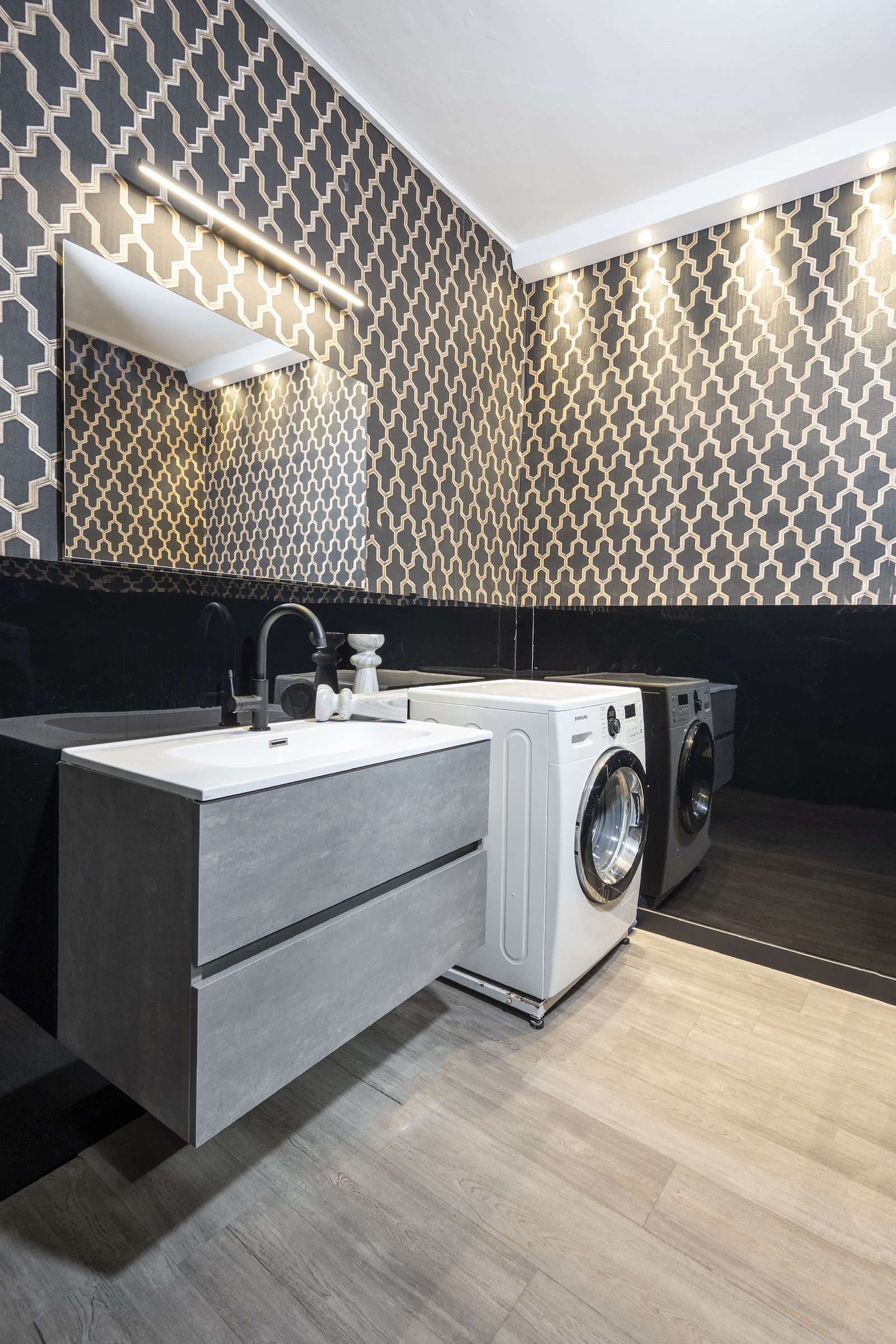 From 90-Year-Old Apartment to Kids Club's Design Offices - Designing around the brands