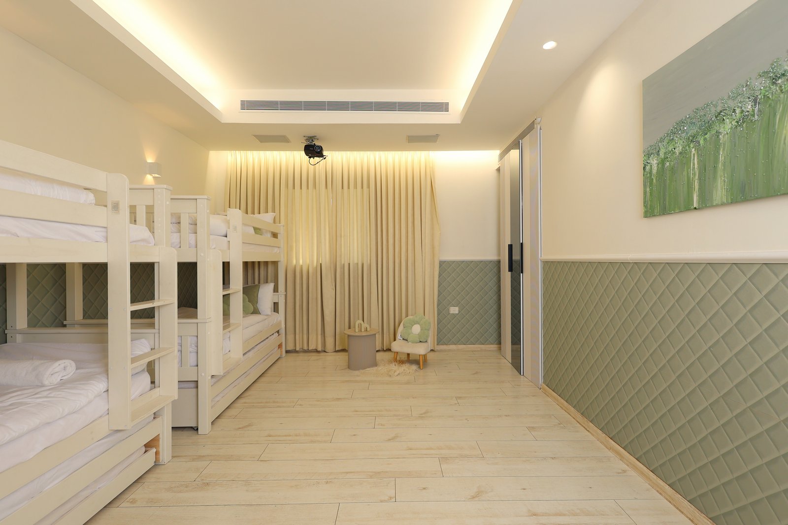 The Netanya Miracle: Designing a Full Apartment Against the Clock - The long bedroom